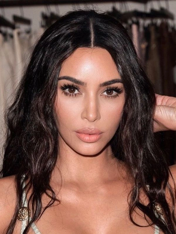 yl72gvlpluya-kim-kardashian