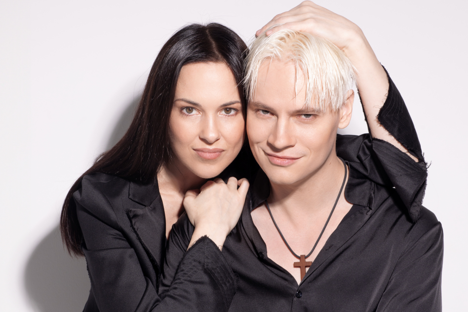 Жена SHAMAN — кто она и как выглядит, что делает ?