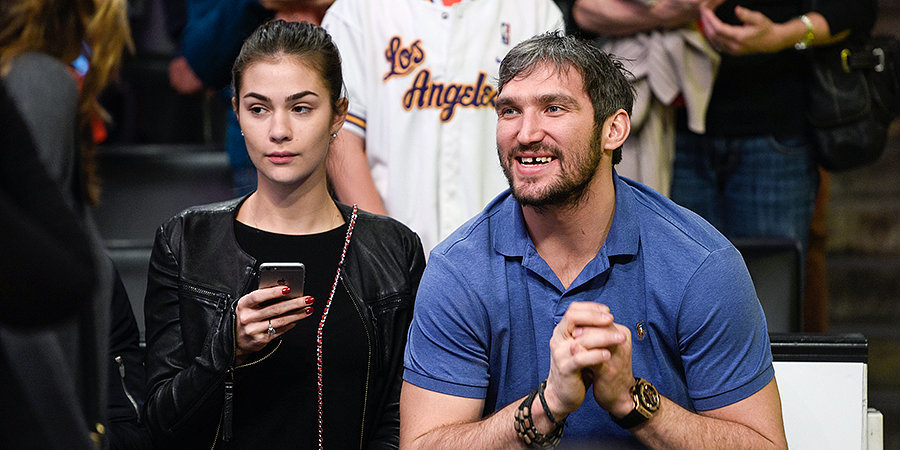 Жена Александр Овечкин — кто она и как выглядит, что делает ?