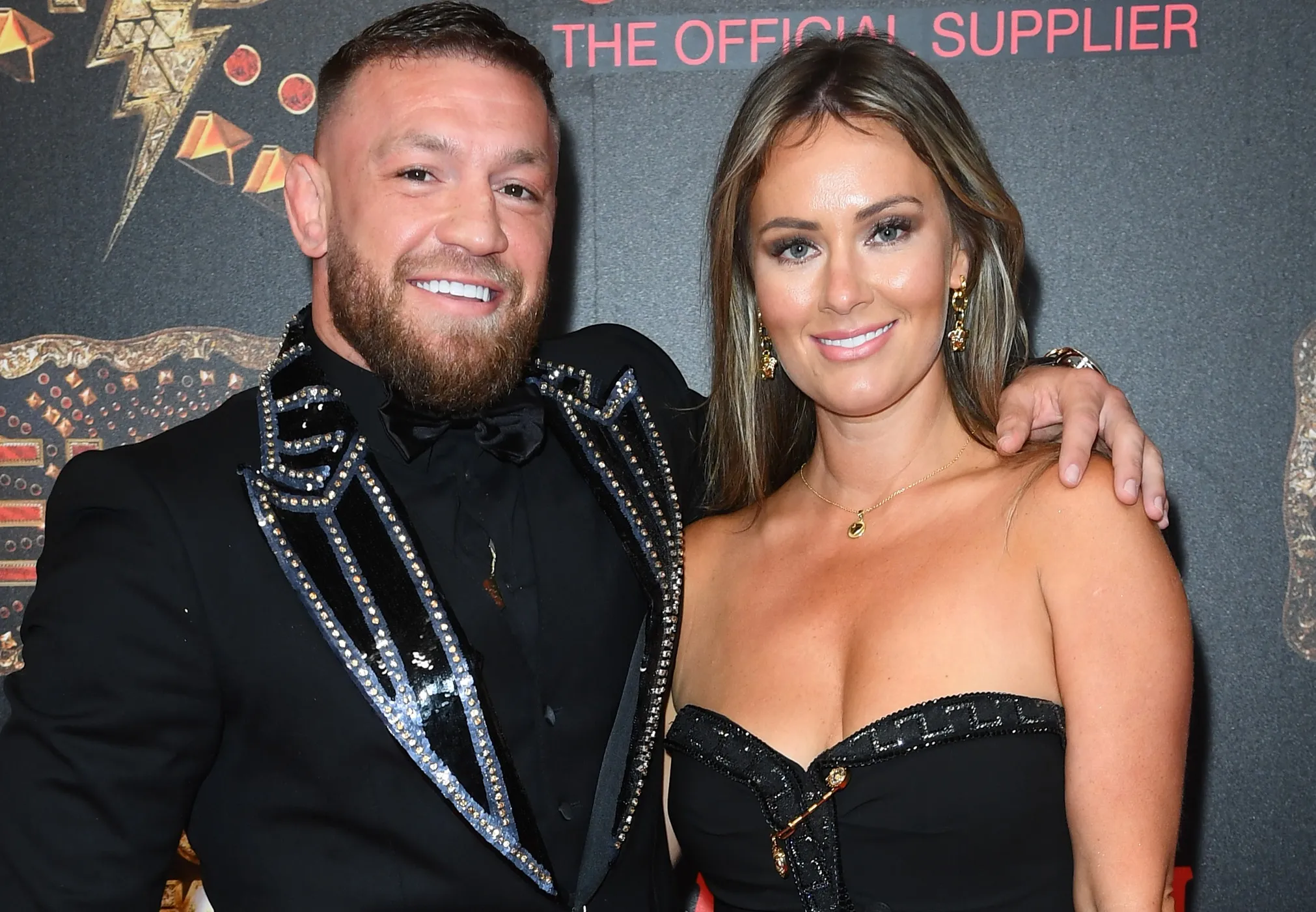 Жена Конор Макгрегора — кто она и как выглядит, что делает ?