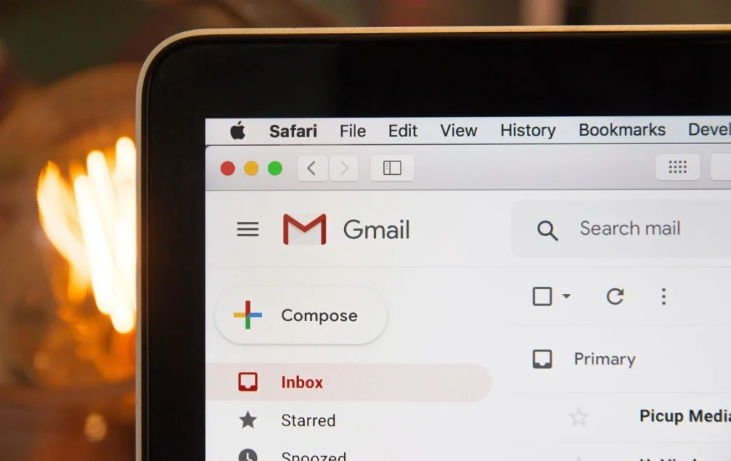 Google дозволила змінювати поштову адресу на @gmail.com. Але є обмеження