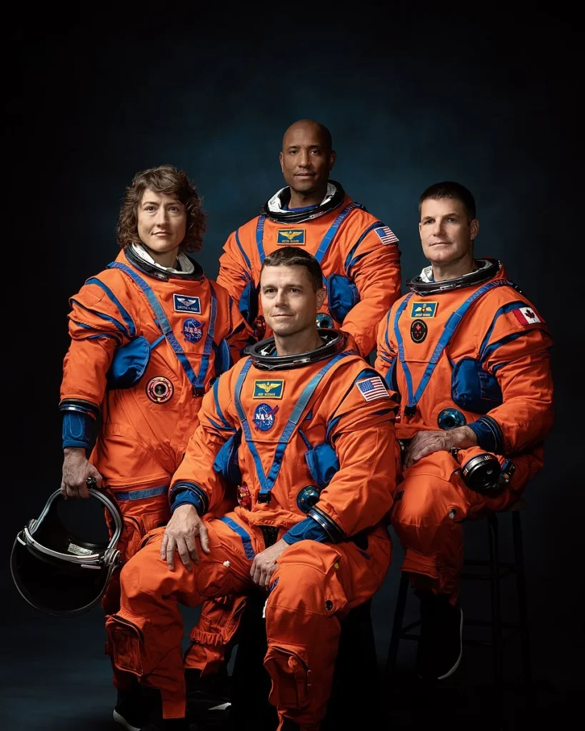 Портрет екіпажу Artemis II: Крістіна Кох (зліва), Віктор Гловер (вгорі), Джеремі Гансен (справа), Рід Вайзман (внизу) (Фото: NASA Johnson)