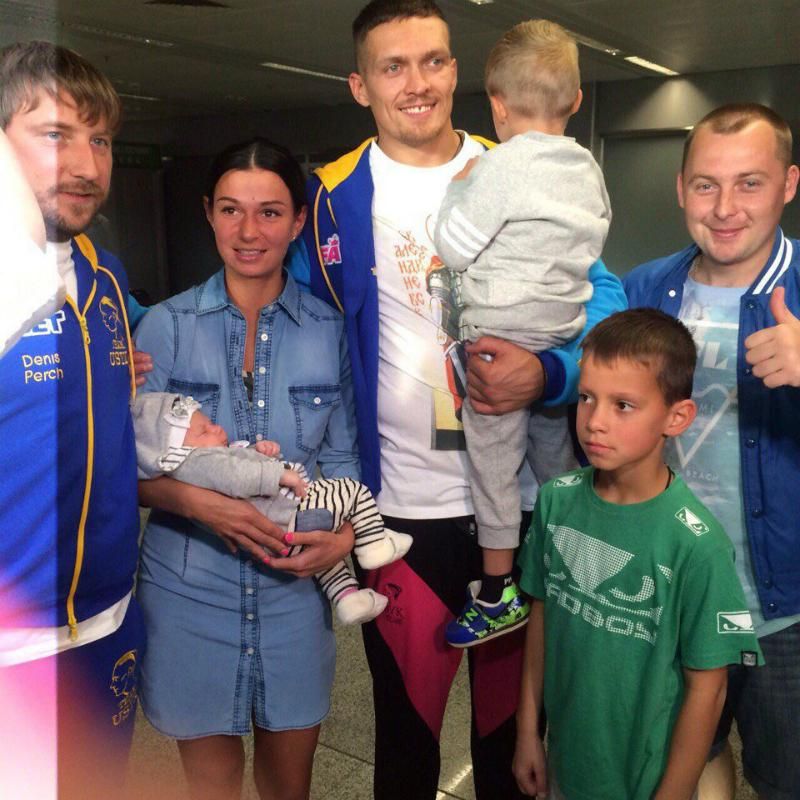 Скільки Дітей У Усика: подробиці про сім'ю та особисте життя чемпіона