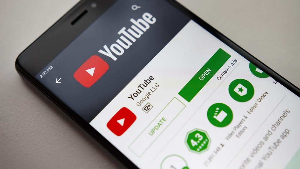 YouTube Premium більше не потрібен? Microsoft переграла Google у питанні фонового відео