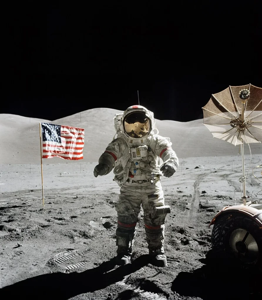 Джин Сернан на поверхні Місяця (Фото: Harrison Schmitt / Apollo 17)