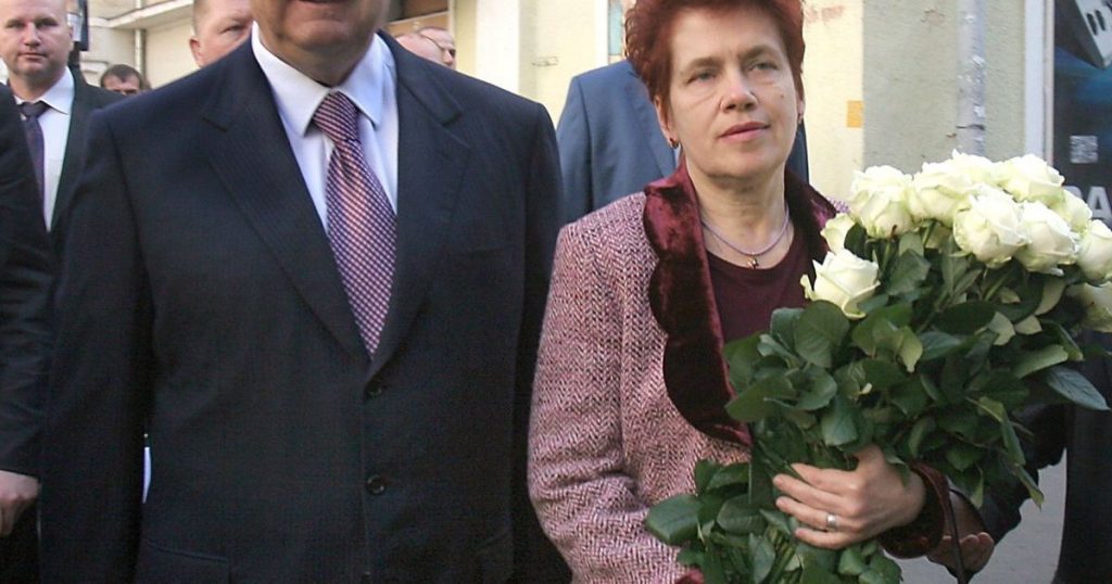 Жена Януковича Людмила: подробная биография и личная жизнь