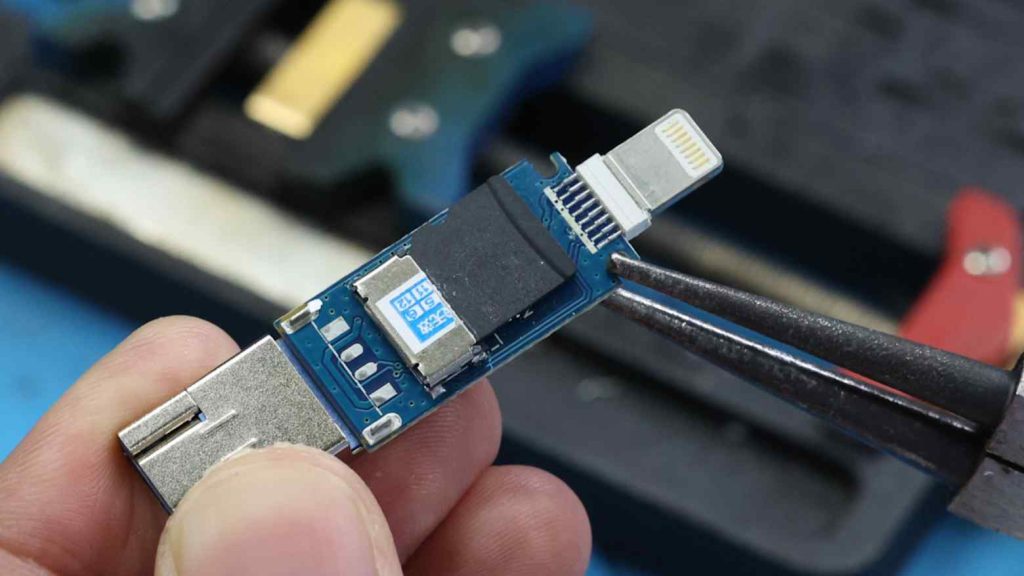 Китайські USB-флешки заражали вірусами ще на виробництві — розслідування Nikkei